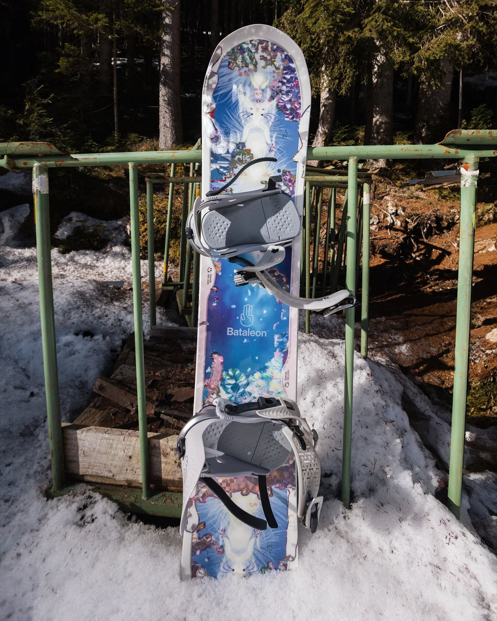 Distortia Women's Snowboard - Image 4